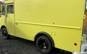 Chevy-p30-step-van-1989-4