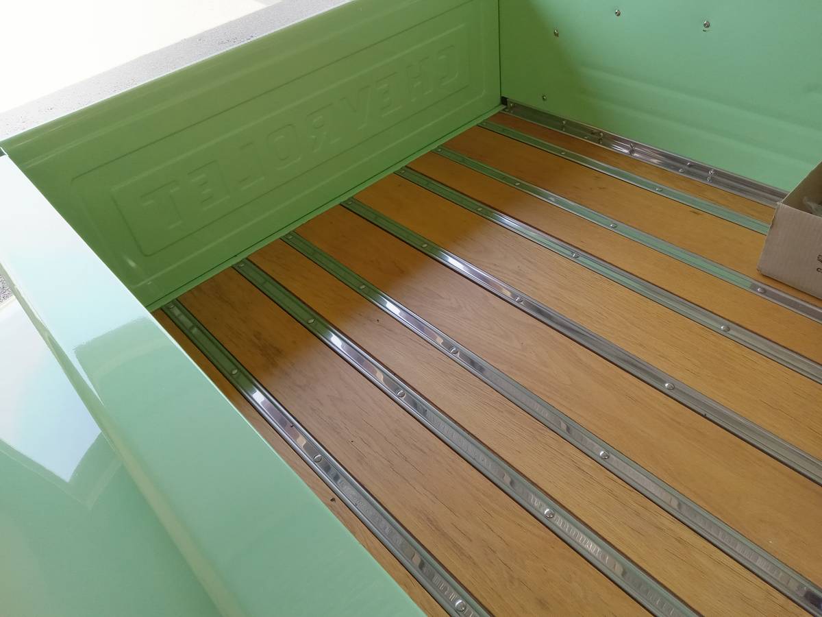 Chevy-pu-1956-green-9