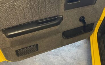 Chevy-s-10-blazer-1991-yellow-1