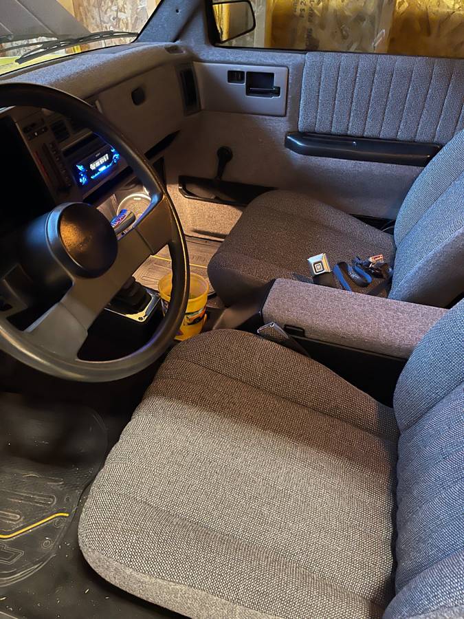 Chevy-s-10-blazer-1991-yellow-14