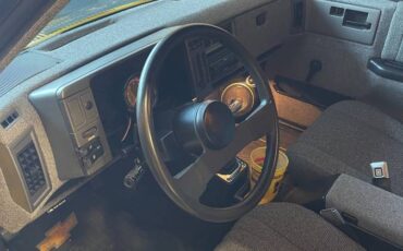 Chevy-s-10-blazer-1991-yellow-16
