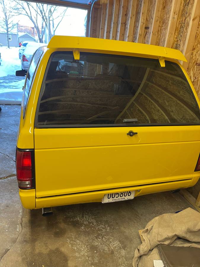 Chevy-s-10-blazer-1991-yellow-4