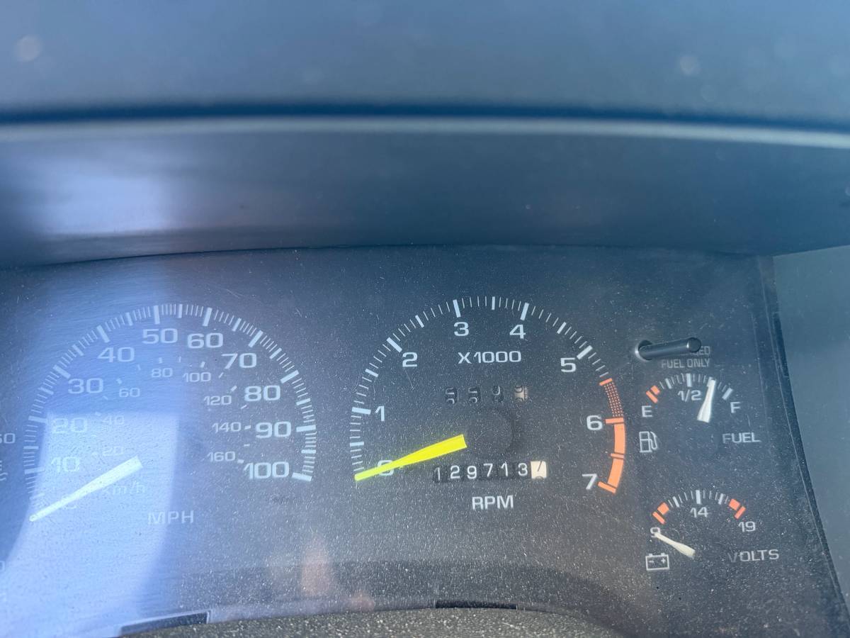 Chevy-s10-pickup-1996-white-2