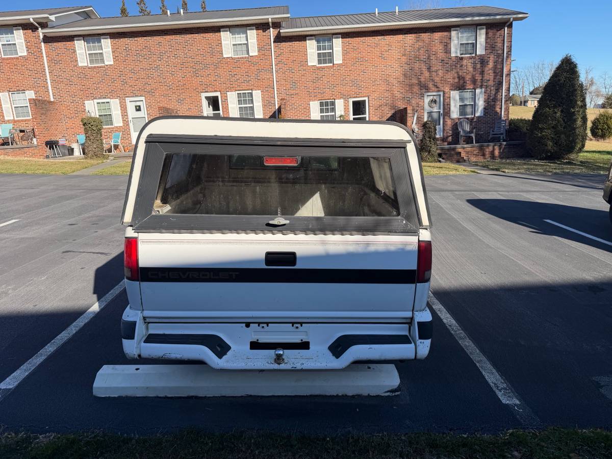 Chevy-s10-pickup-1996-white-3