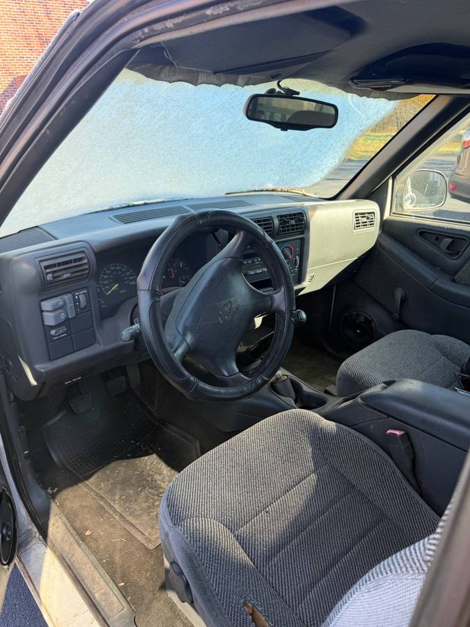 Chevy-s10-pickup-1996-white-4