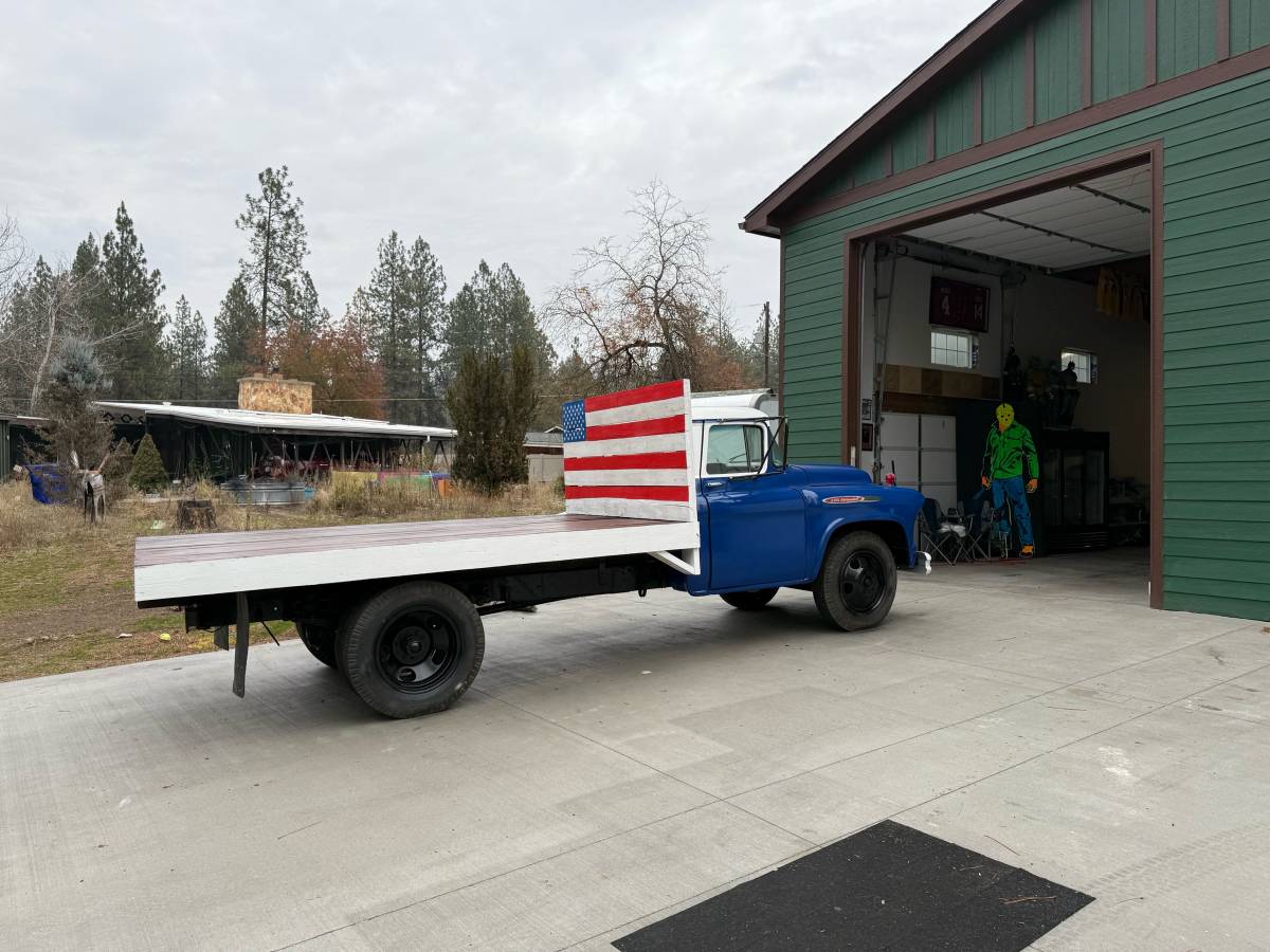 Chevy-silverado-1957-blue-2