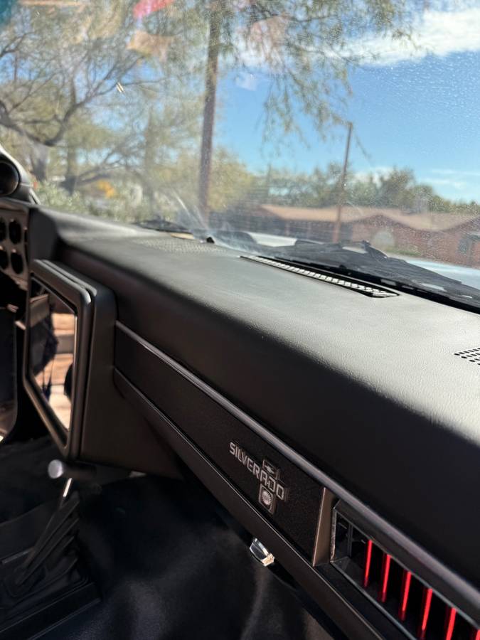 Chevy-silverado-1984-11