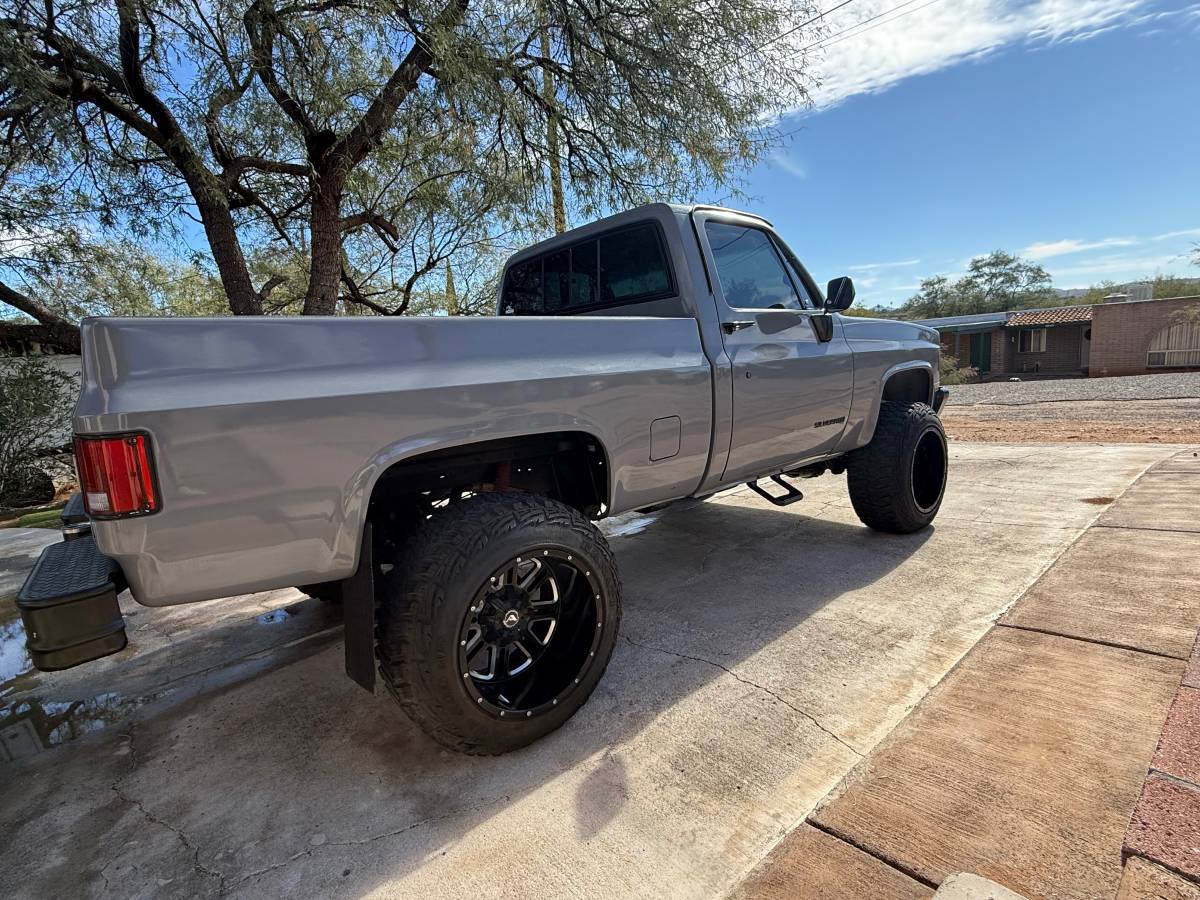 Chevy-silverado-1984-12