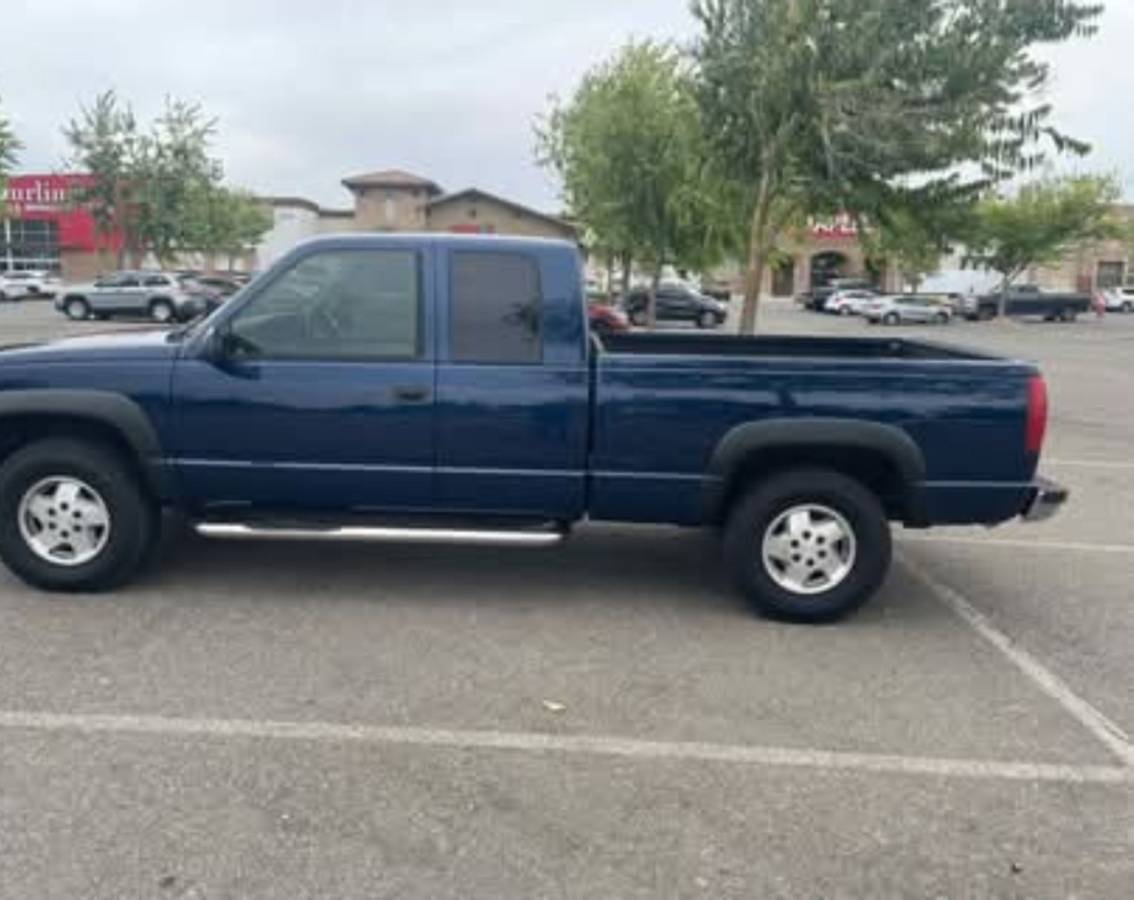 Chevy-silverado-1995-blue