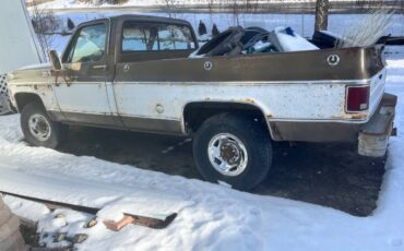 Chevy-silverado-2500hd-1978-white