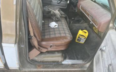 Chevy-silverado-2500hd-1978-white-4