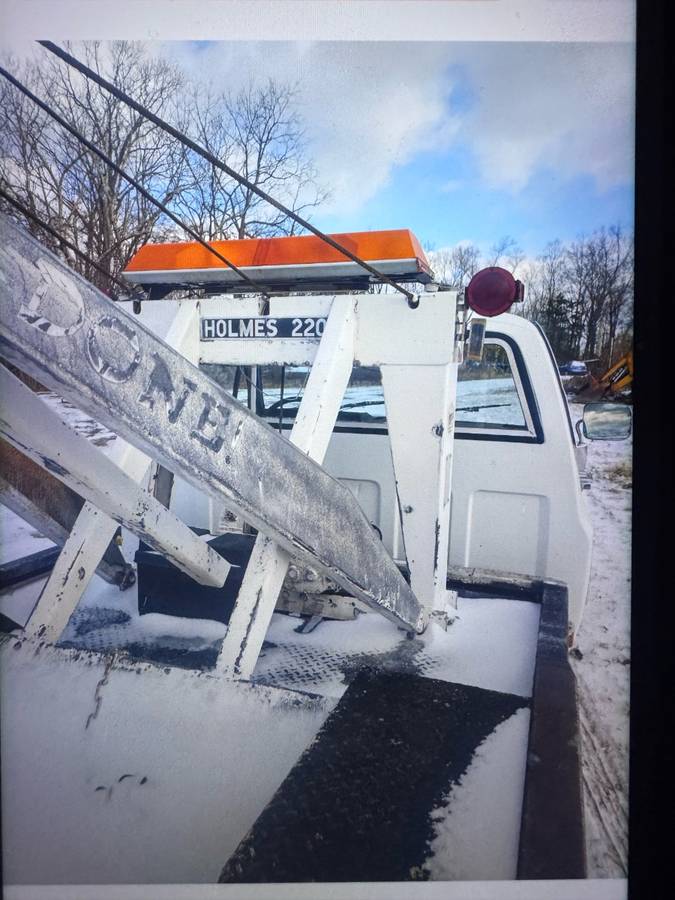 Chevy-silverado-2500hd-1986-white-1