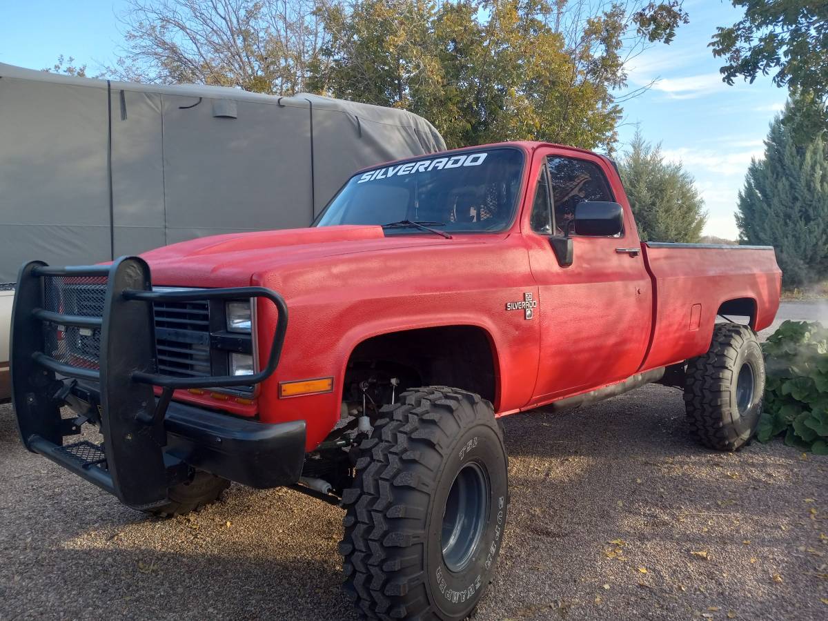 Chevy-silverado-k20-1983-red-1