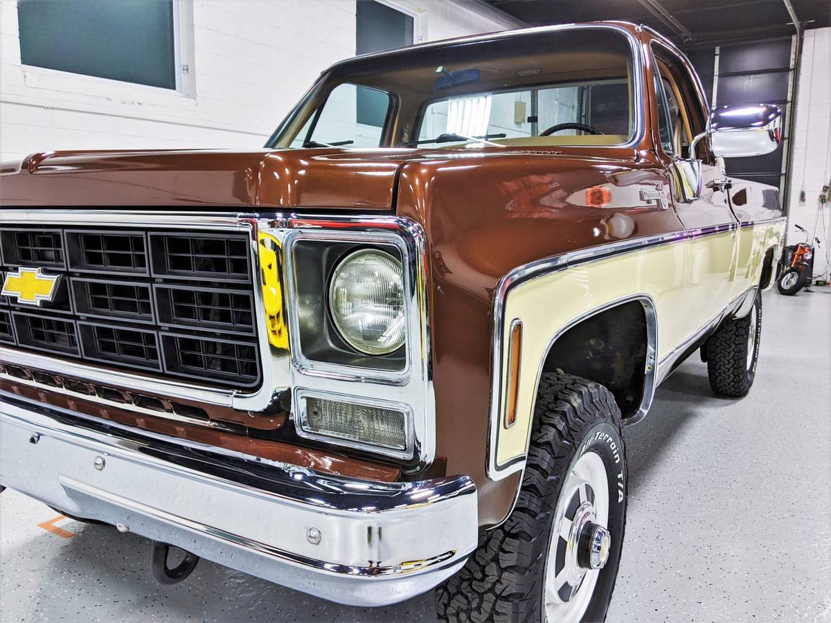 Chevy-silverado-k30-1979-brown-2
