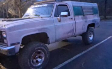 Chevy-square-body-1986-grey-1