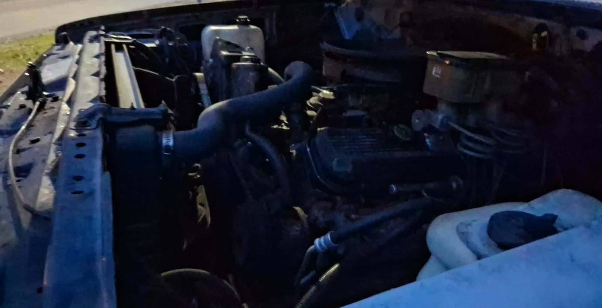 Chevy-square-body-1986-grey-2