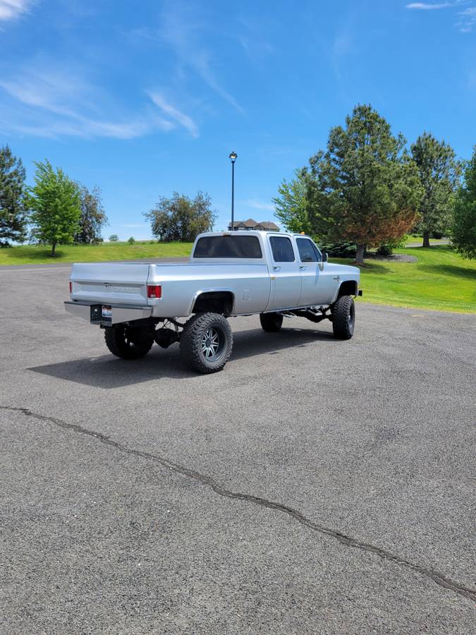 Chevy-square-body-crew-cab-1984-5