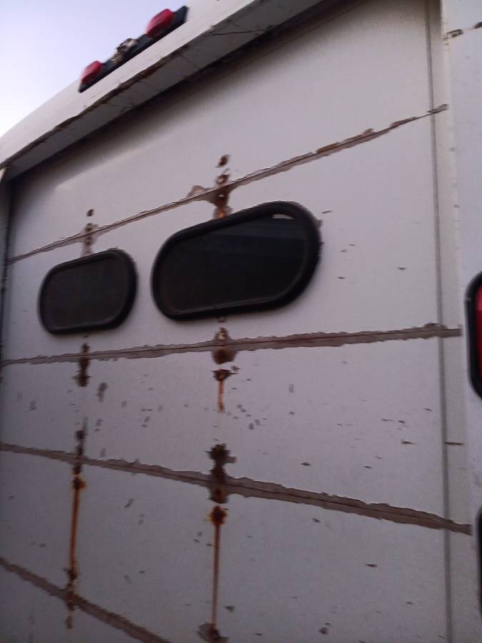 Chevy-stepvan-p30-1991-white-4