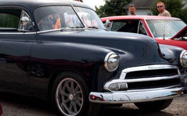 Chevy-style-line-deluxe-1951-blue-1