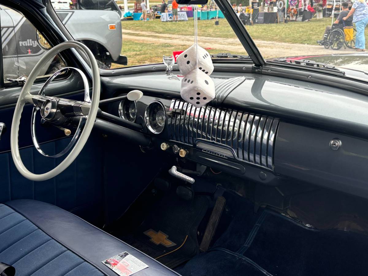 Chevy-style-line-deluxe-1951-blue-10