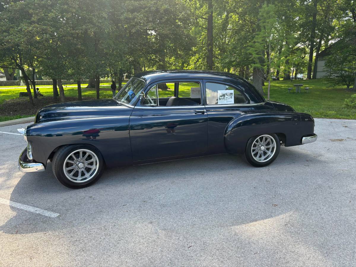 Chevy-style-line-deluxe-1951-blue-6