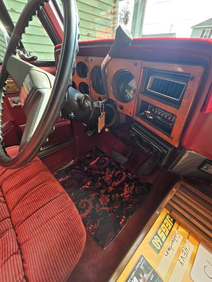 Chevy-suburban-1500-1990-custom-1