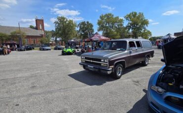 Chevy-suburban-1500-1990-custom-12