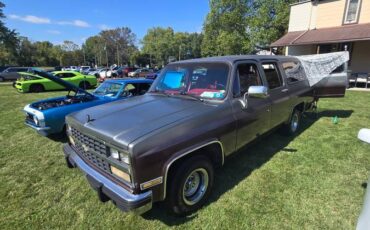 Chevy-suburban-1500-1990-custom-13