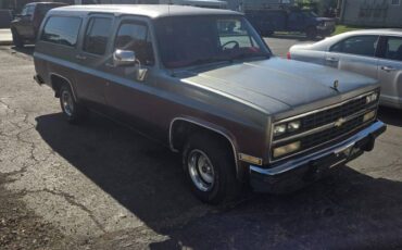 Chevy-suburban-1500-1990-custom-14