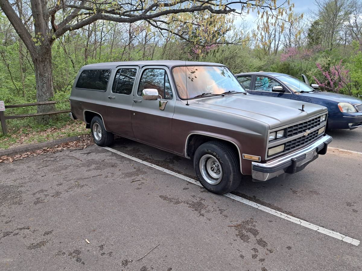 Chevy-suburban-1500-1990-custom-15