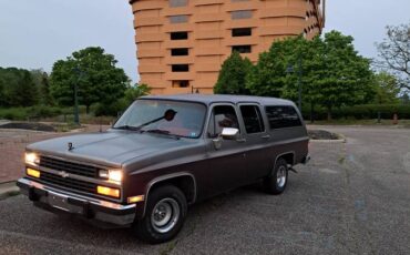 Chevy-suburban-1500-1990-custom-3