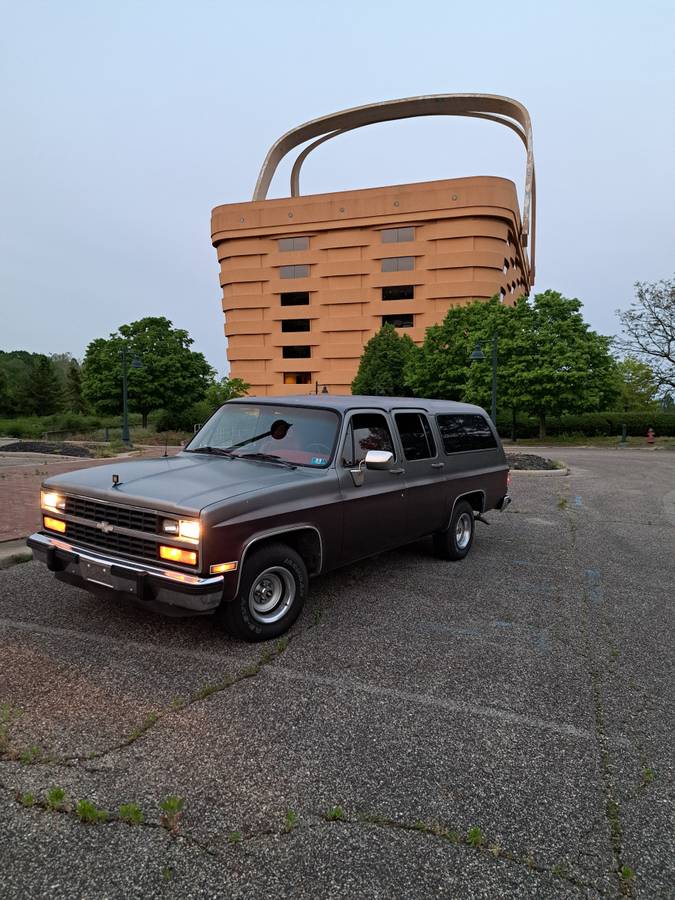 Chevy-suburban-1500-1990-custom-3