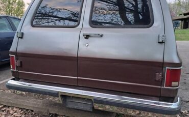 Chevy-suburban-1500-1990-custom-4