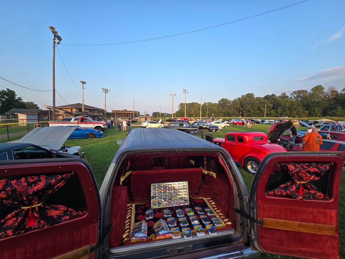 Chevy-suburban-1500-1990-custom-5