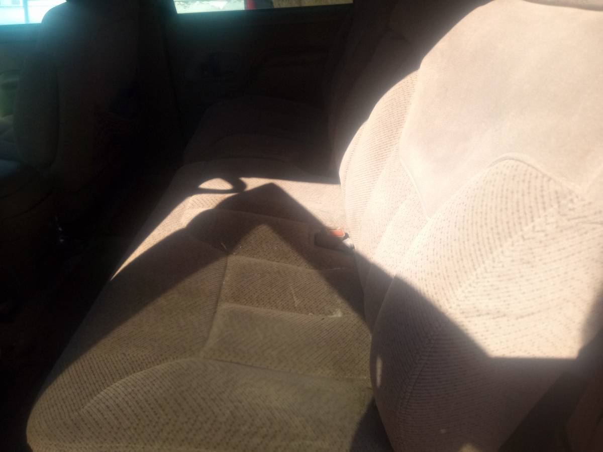 Chevy-suburban-1500-1995-custom-4