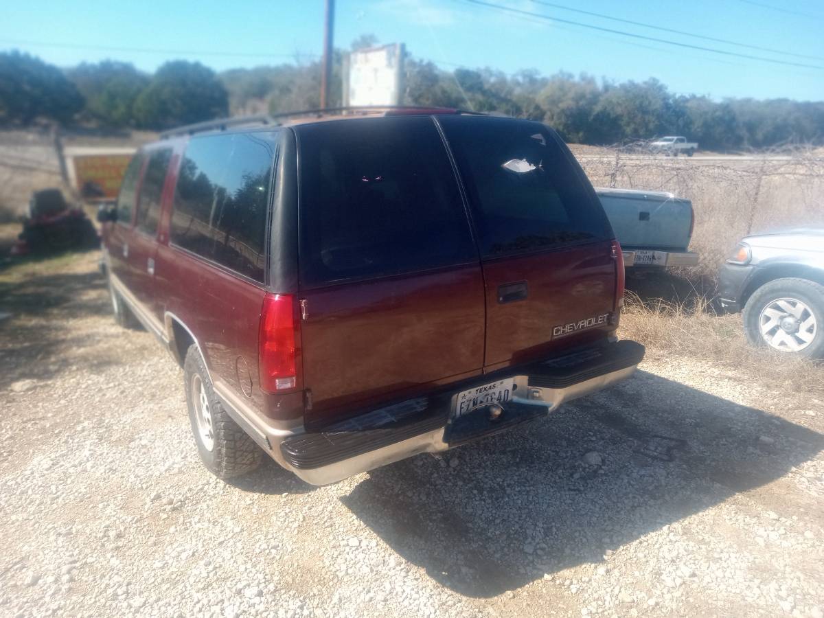 Chevy-suburban-1500-1995-custom-8