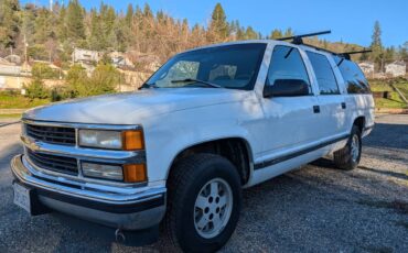 Chevy-suburban-1995-white-2