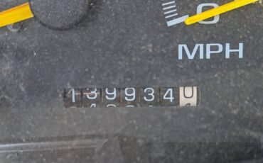 Chevy-suburban-1995-white-7