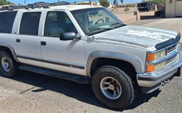 Chevy-suburban-4wd.-1996-white-6