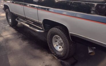 Chevy-suburban-v-1500-1991-black-11