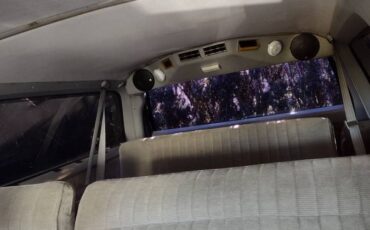 Chevy-suburban-v-1500-1991-black-20