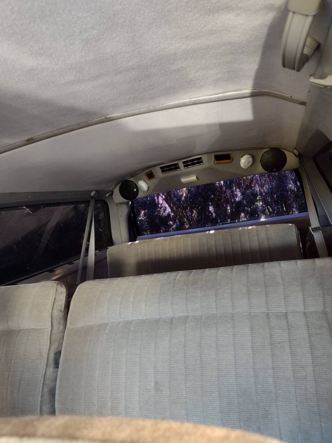 Chevy-suburban-v-1500-1991-black-20