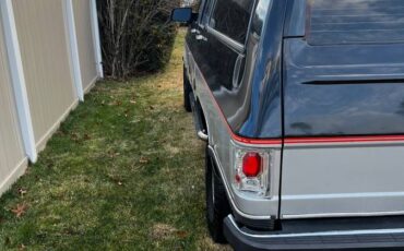 Chevy-suburban-v-1500-1991-black-3