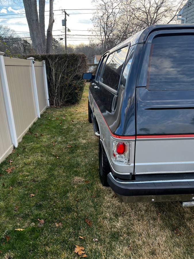Chevy-suburban-v-1500-1991-black-3
