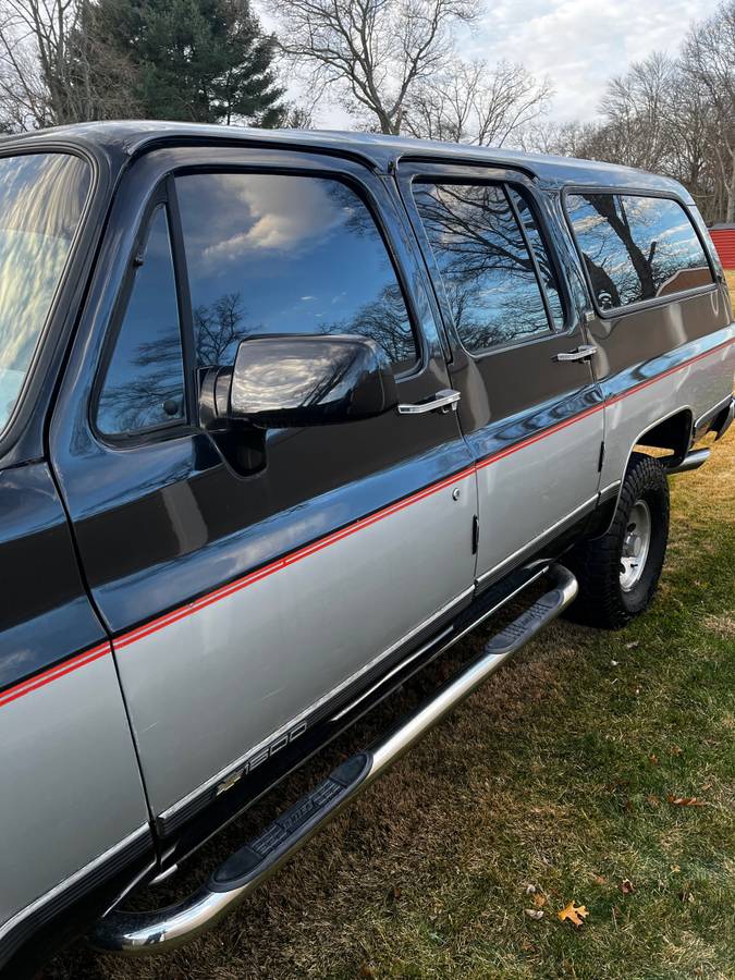 Chevy-suburban-v-1500-1991-black-7