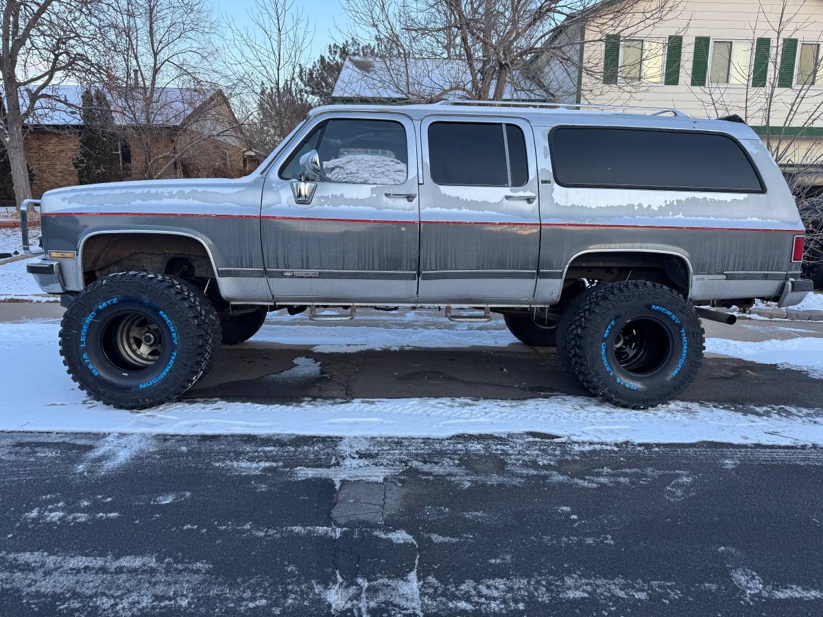 Chevy-suburban-v1500-5.7-4x4-1990-grey-5