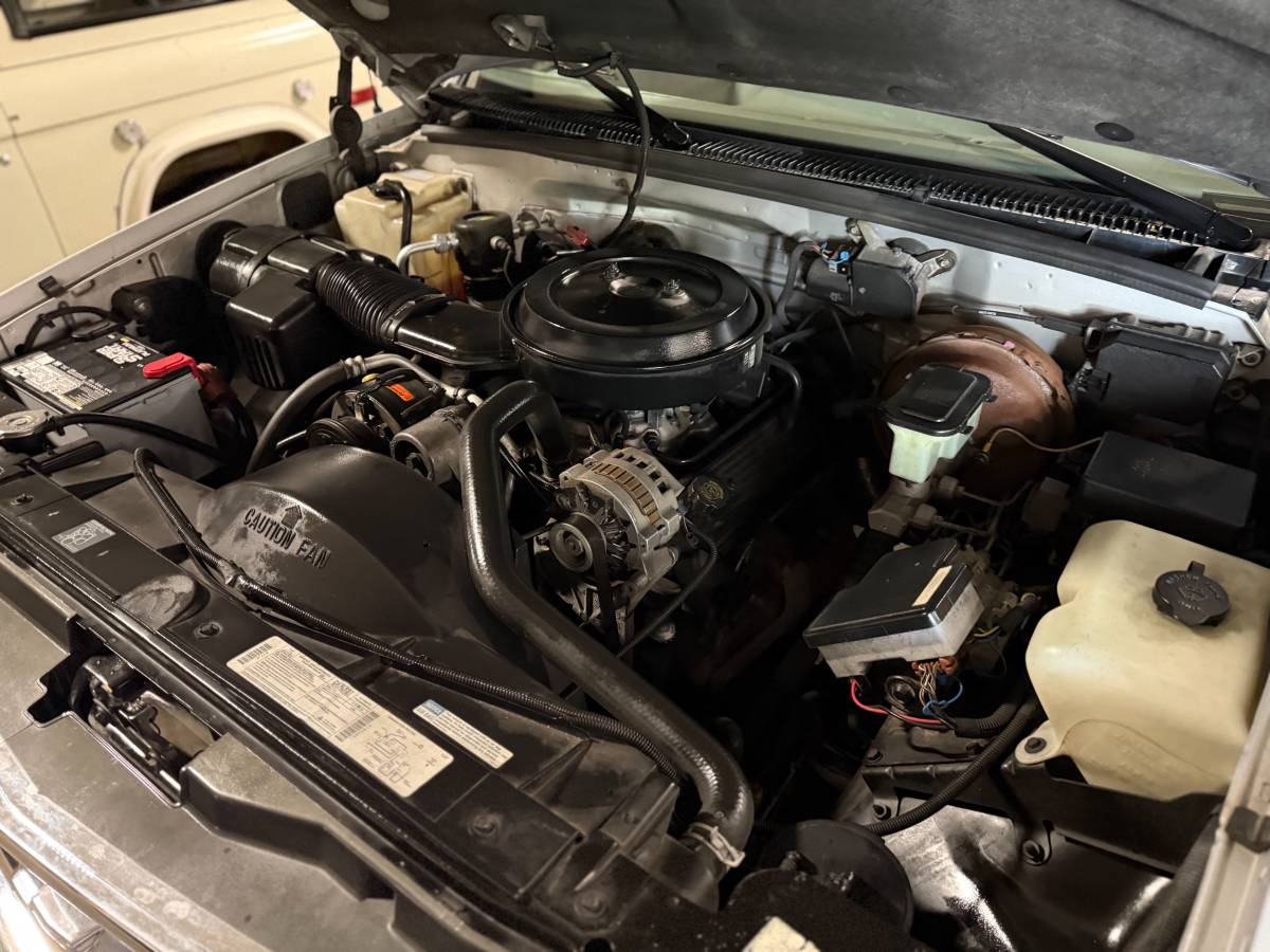 Chevy-tahoe-lt-4x4-1995-silver-11