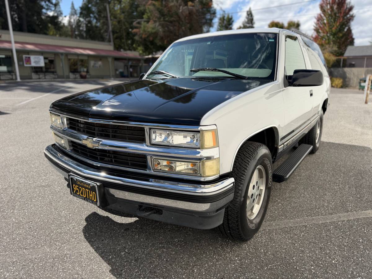 Chevy-tahoe-lt-4x4-1995-silver-15