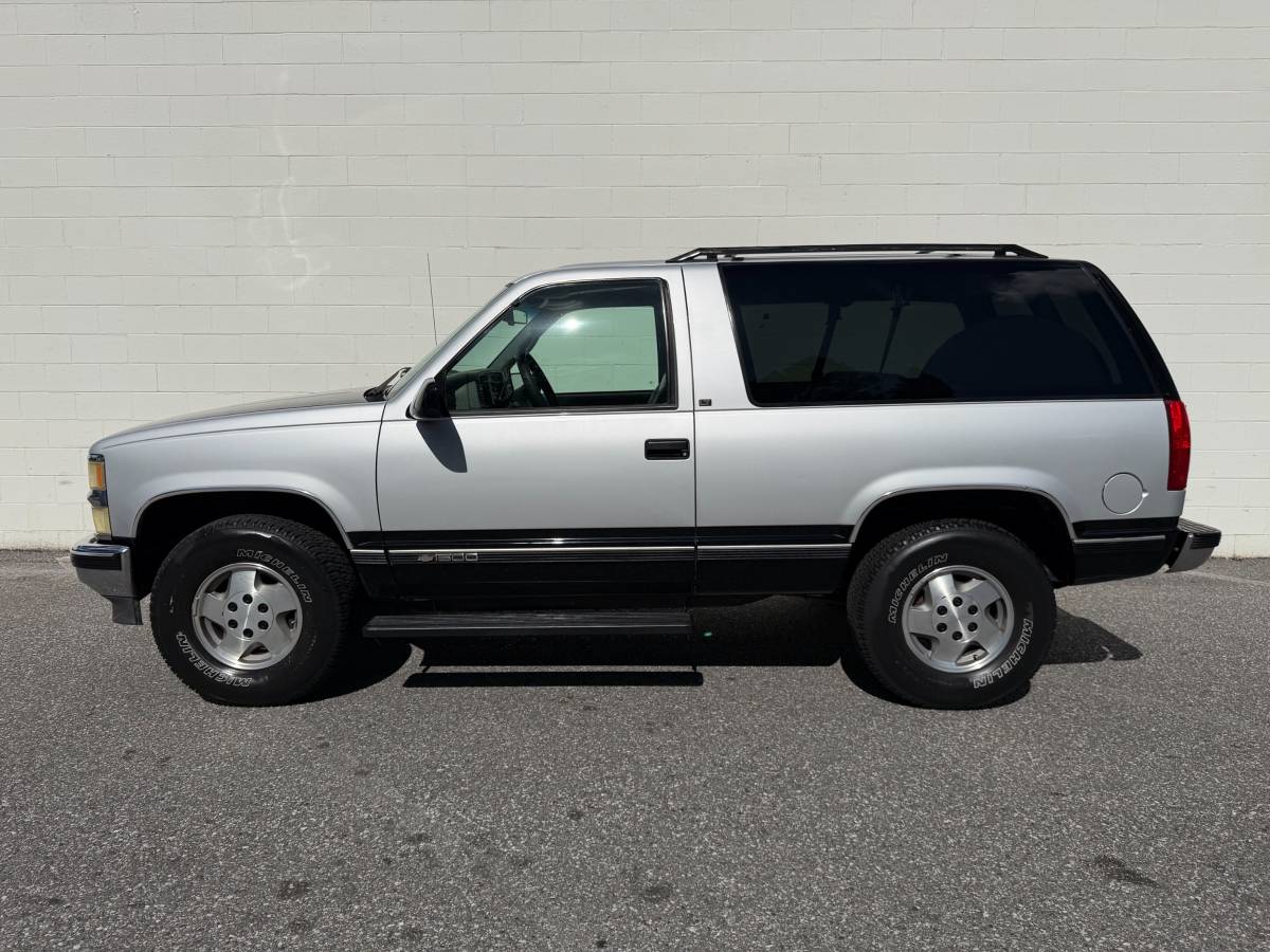 Chevy-tahoe-lt-4x4-1995-silver-17