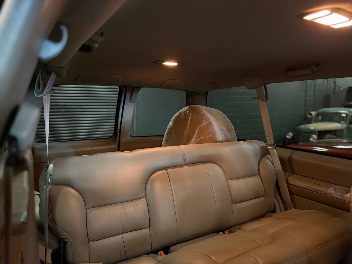 Chevy-tahoe-lt-4x4-1995-silver-20